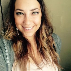 Meet your Posher, Julia